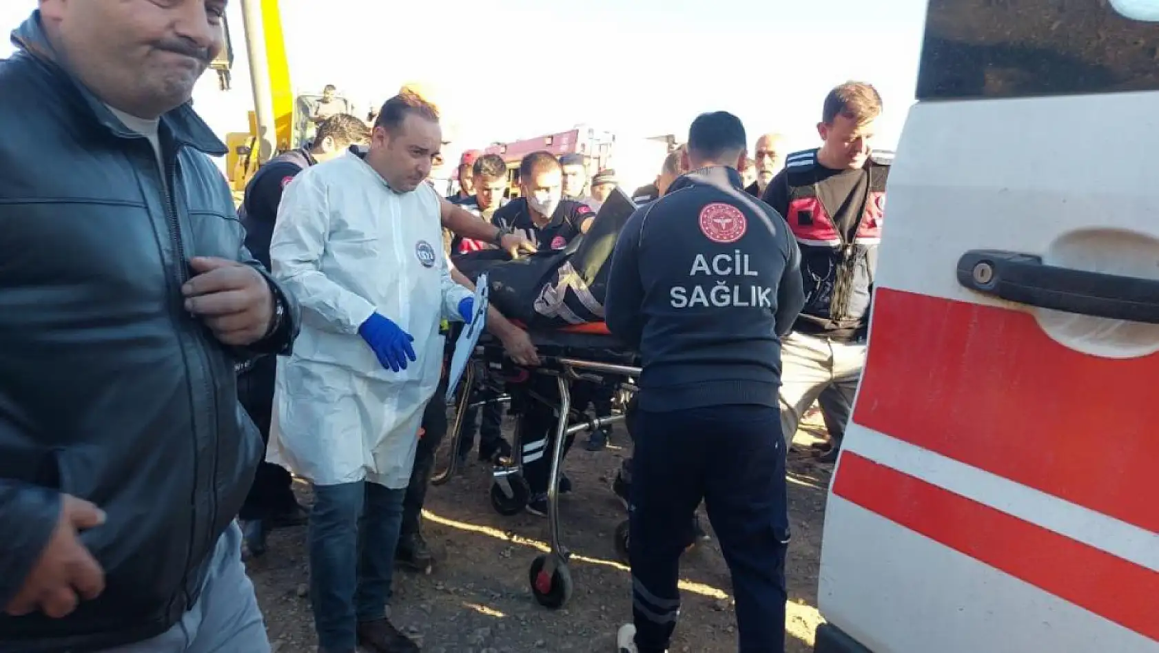 Yol Çalışmasında Kuyuya Düşen İşçi Hayatını Kaybetti