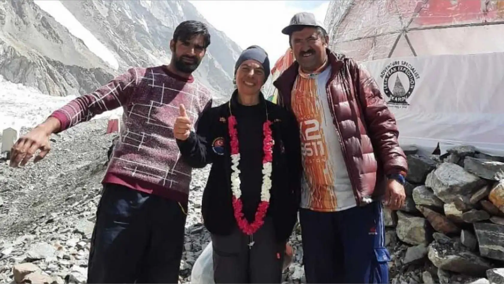 Dünyanın en yüksek 2.dağına tırmanıp tarihe geçen Türk kadın dağcı o anları anlattı