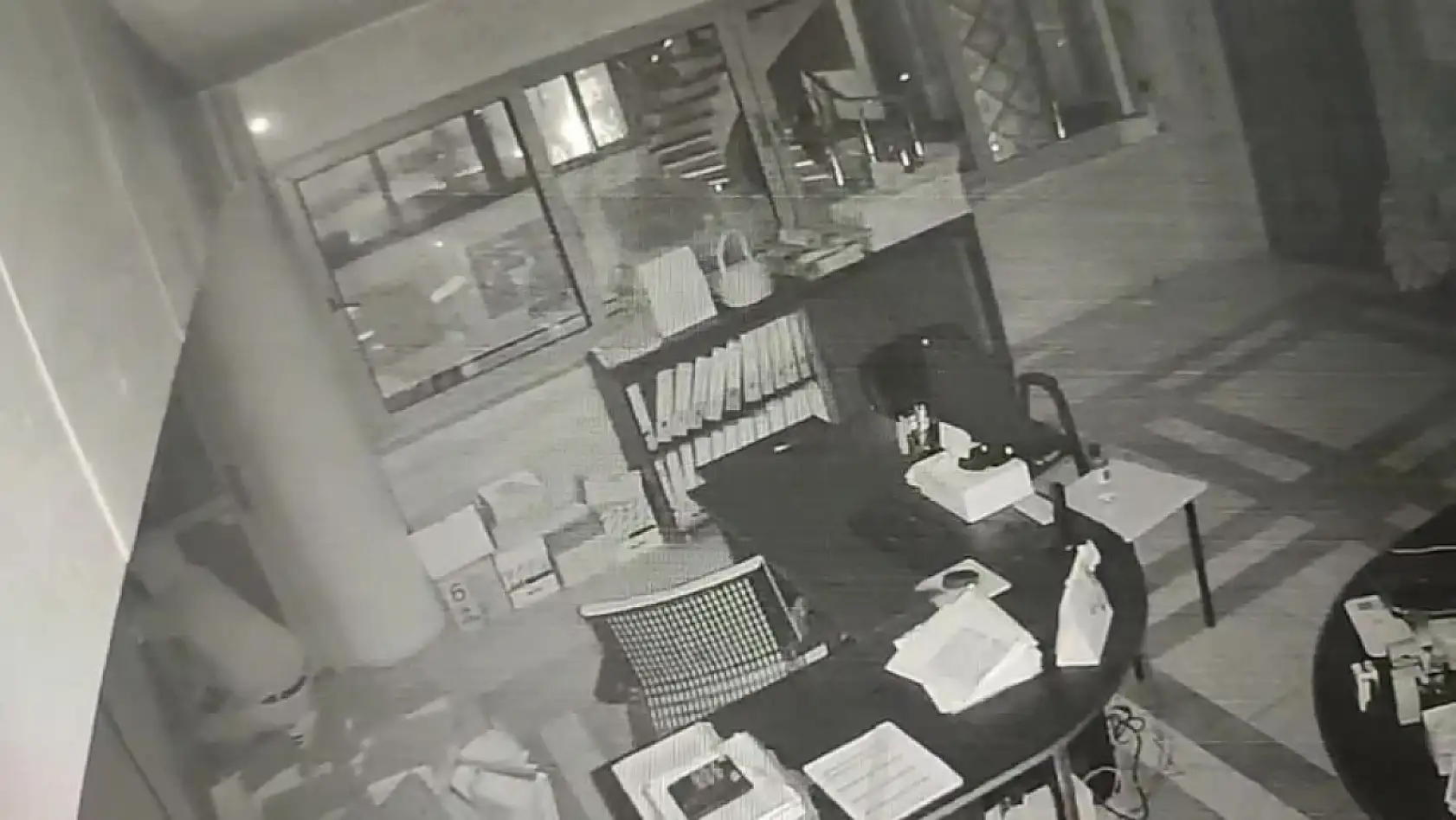 Fabrikalara Girip Kasaları Patlattılar Milyonluk Vurgun Ortaya Çıktı