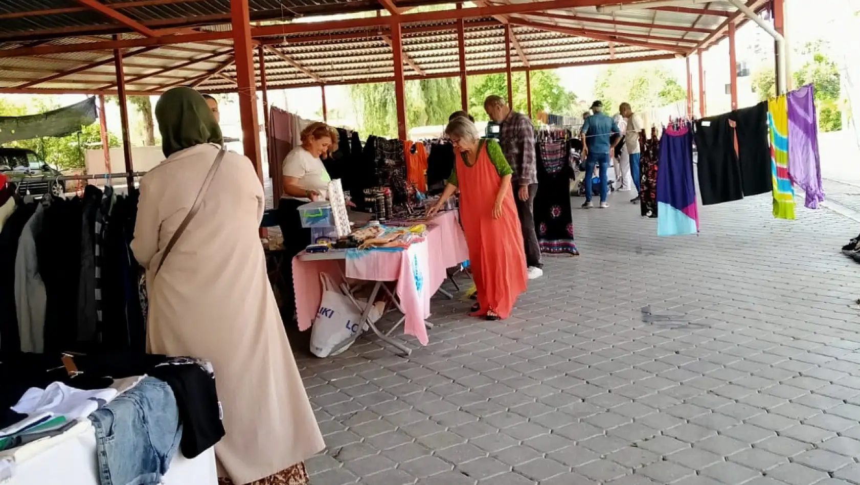 Sanat ve El Emeği Ürünleri Pazarı Her Cumartesi Çiftlik'te