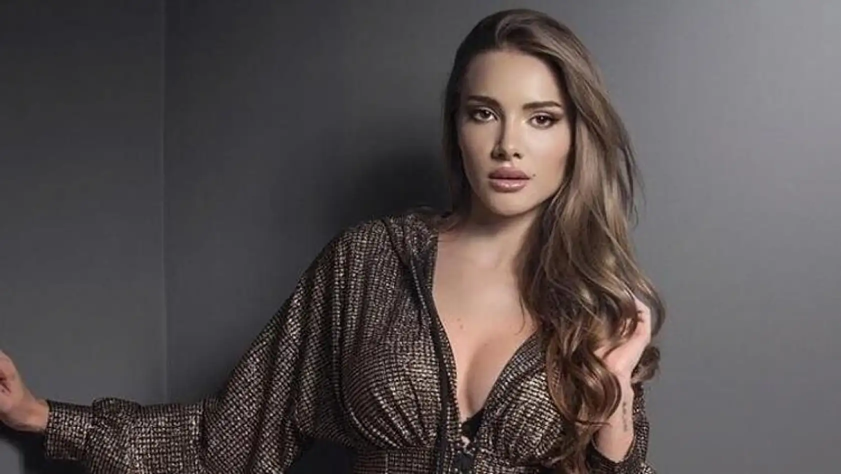 Dünyaca Ünlü Şarkıcı Otilia, 11 Haziran'da Fethiye'de Skyfall Arena Sahnesinde!