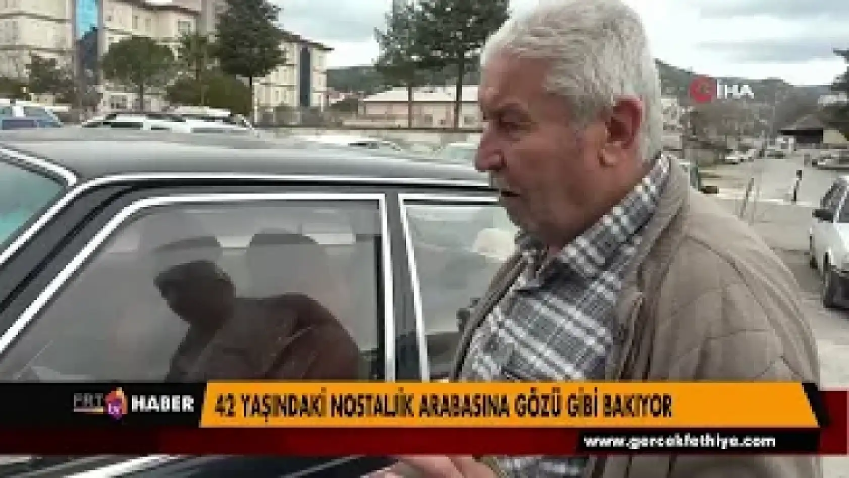 42 YAŞINDAKİ NOSTLJİK ARABASINA GÖZÜ GİBİ BAKIYOR