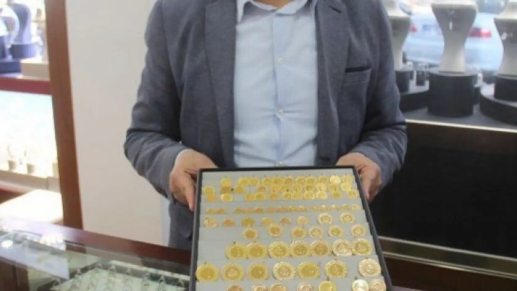 Altın Tırmanıyor 