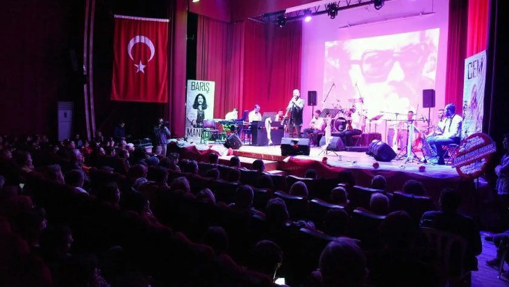 Barış Manço ve Cem Karaca eserleriyle anıldı