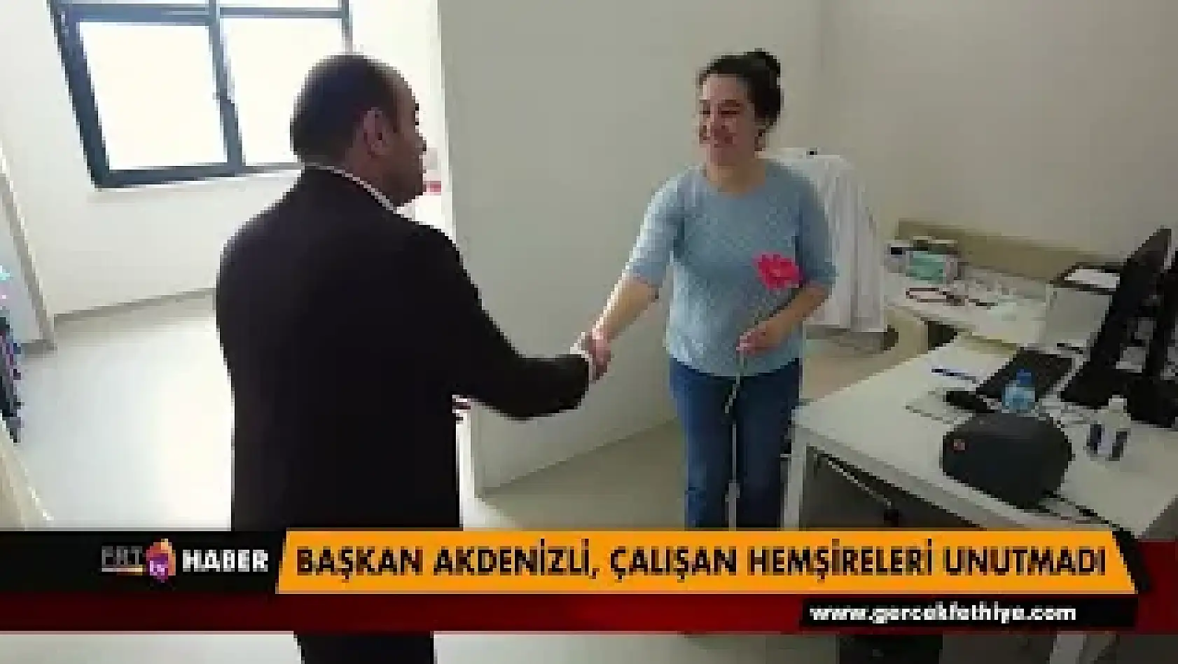 Başkan Akdenizli, çalışan hemşireleri unutmadı