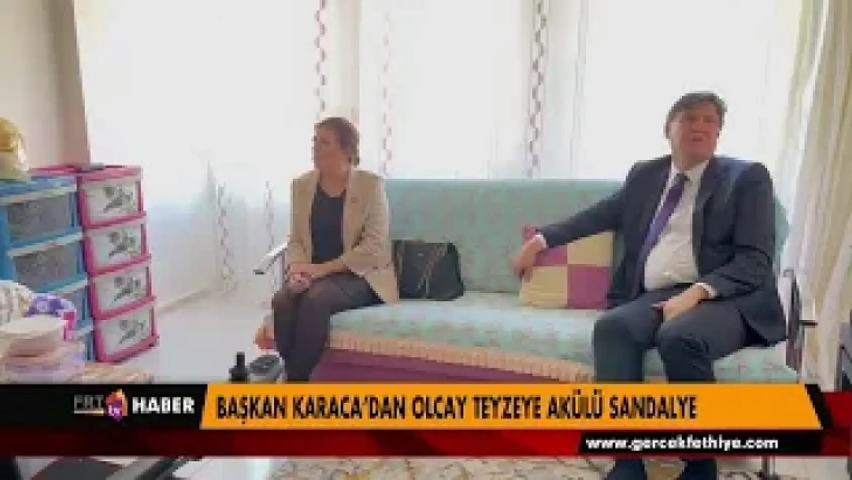 BAŞKAN KARACA'DAN OLCAY TEYZEYE AKÜLÜ SANDALYE