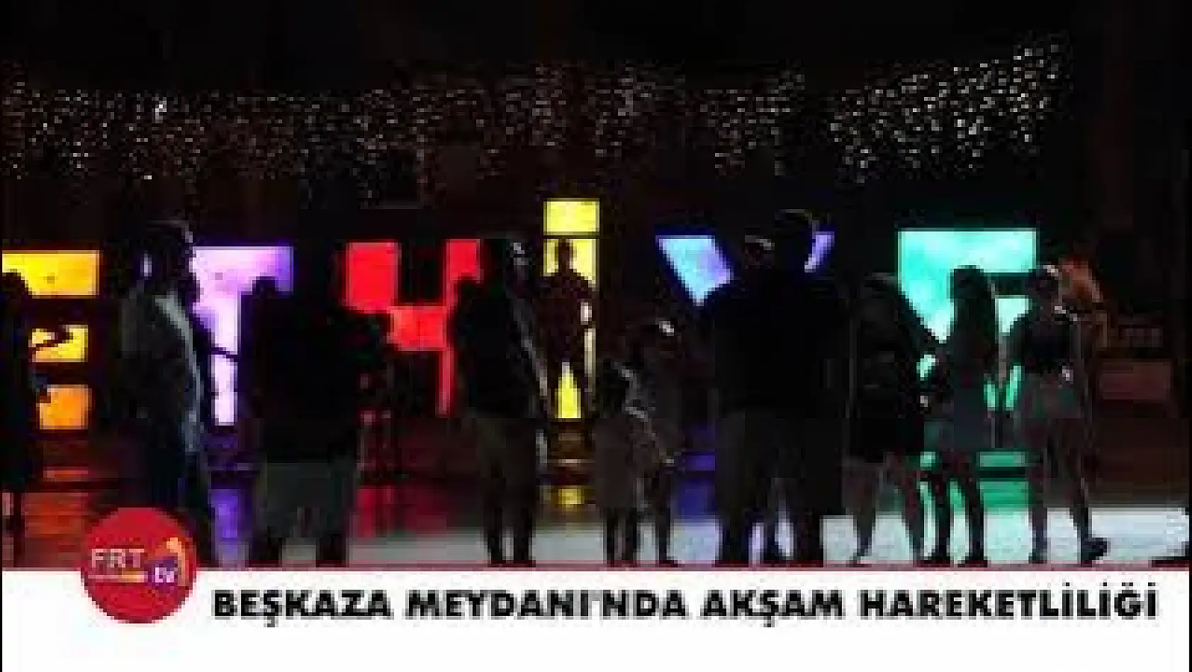 Beşkaza Meydanı'nda Akşam Hareketliliği