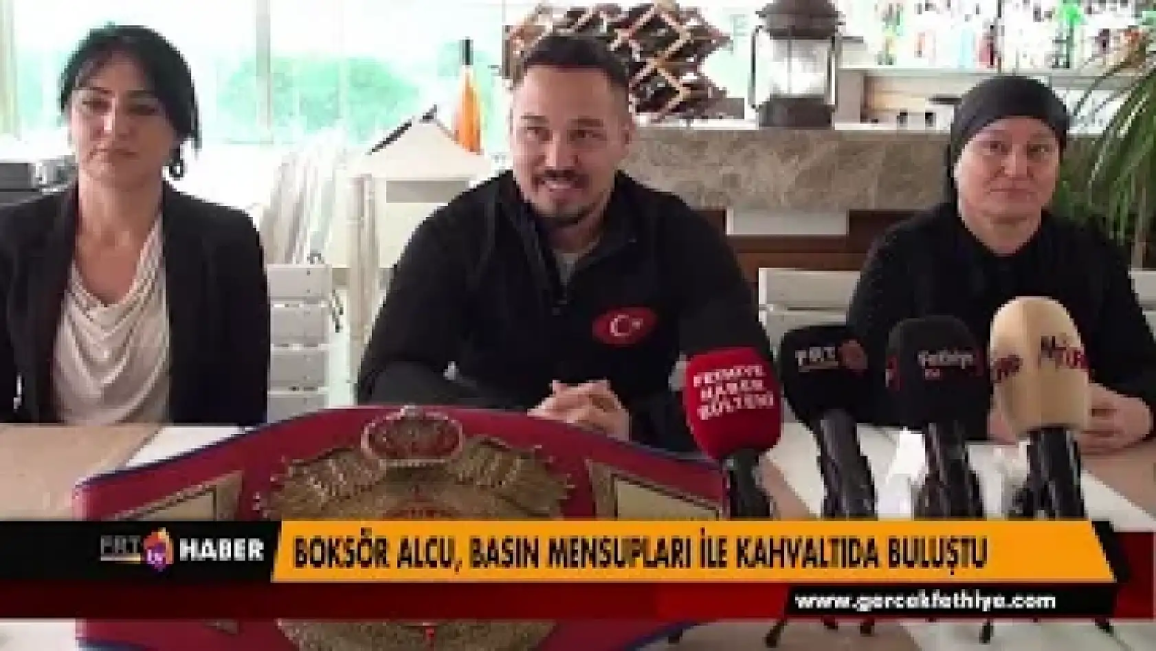 BOKSÖR ALCU, BASIN MENSUPLARI İLE KAHVALTIDA BULUŞTU
