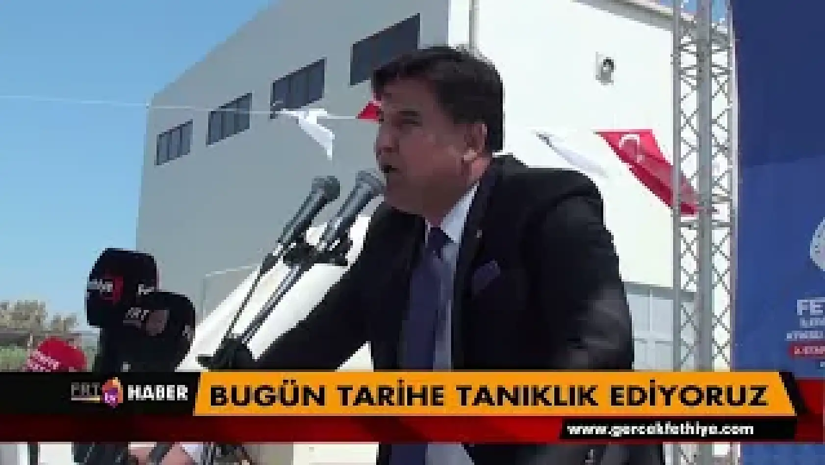 'Bugün tarihe tanıklık ediyoruz'