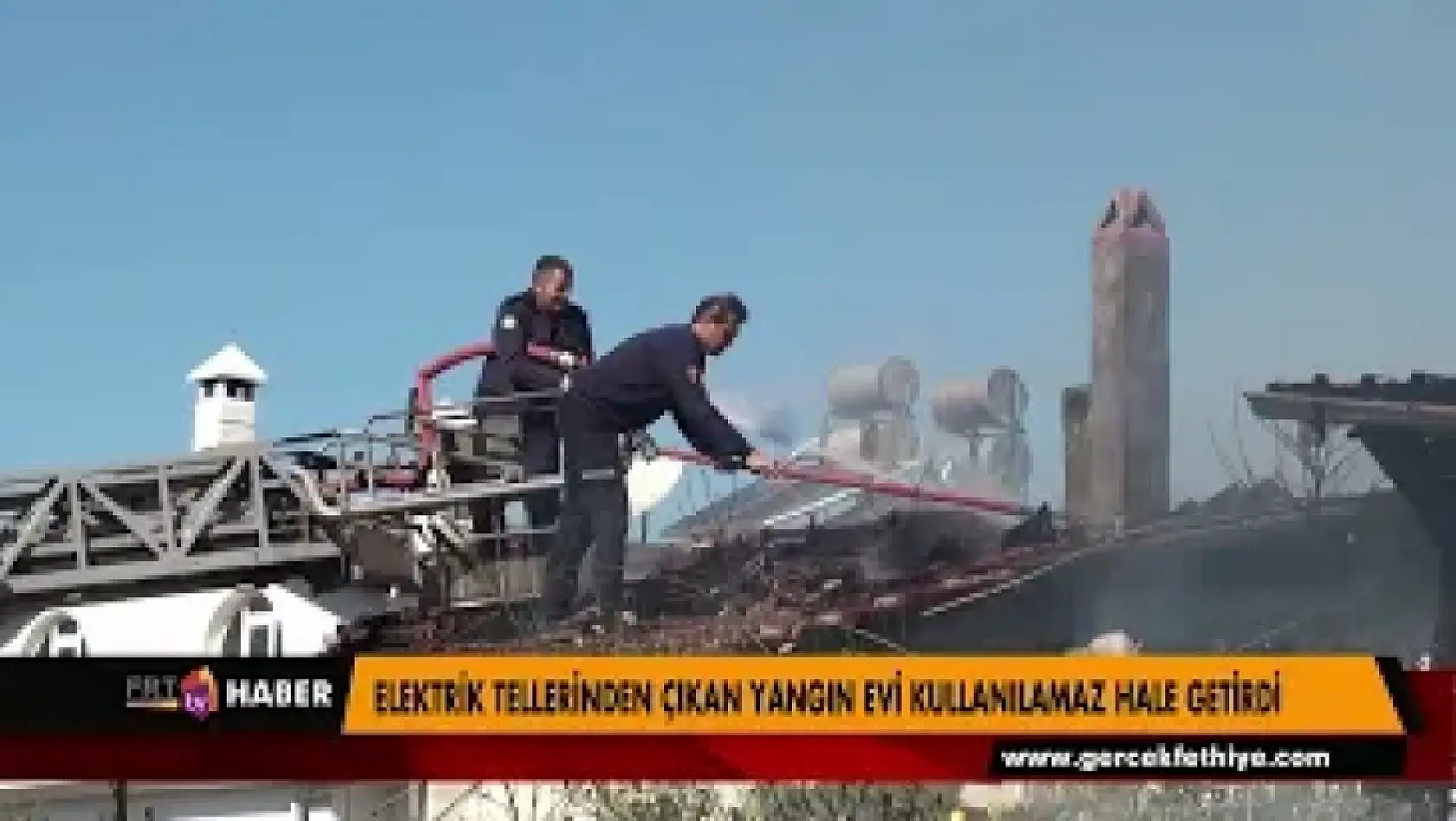 ELEKTRİK TELLERİNDEN ÇIKAN YANGIN EVİ KULLANILAMAZ HALE GETİRDİ