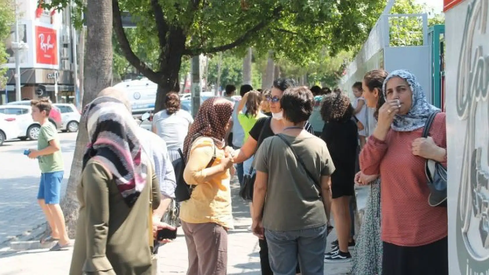 FETHİYE'DE DE BURSLULUK SINAVI HEYECANI YAŞANDI