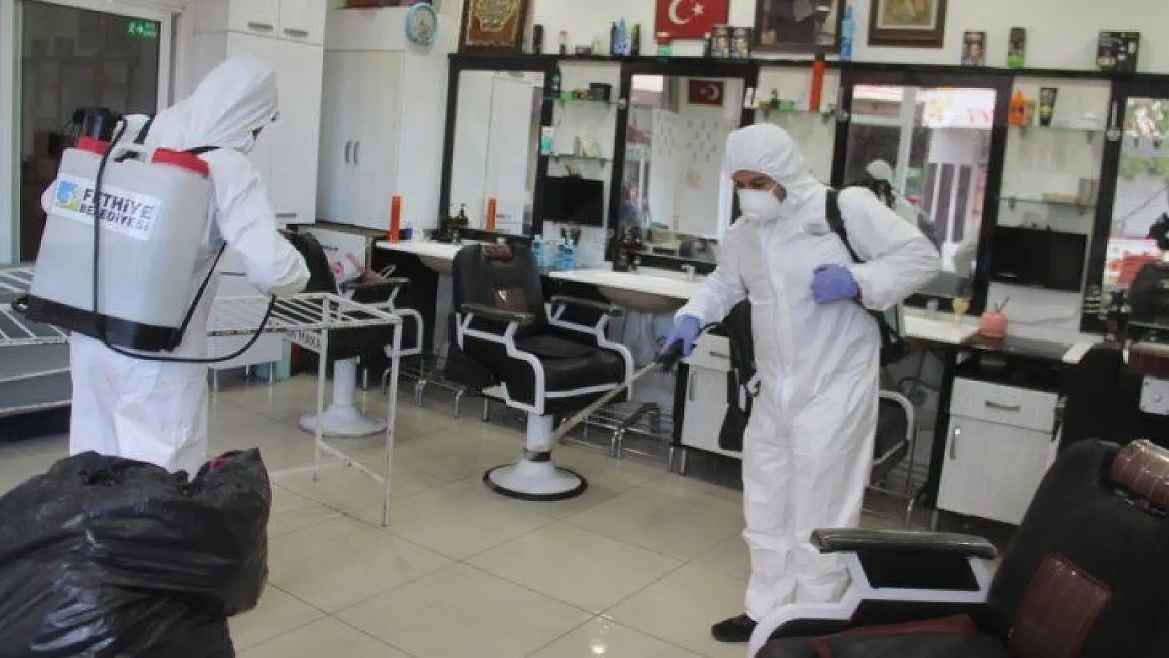 Fethiye'de Berber ve Kuaförler Dezenfekte Edildi