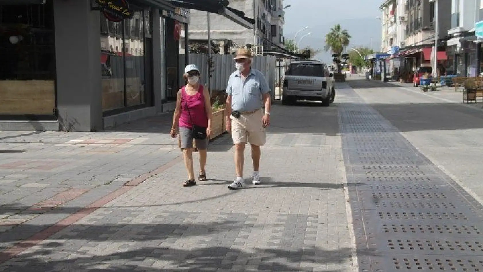 Fethiye'de Yaşlılar İkinci Kez Sokağa Çıktı