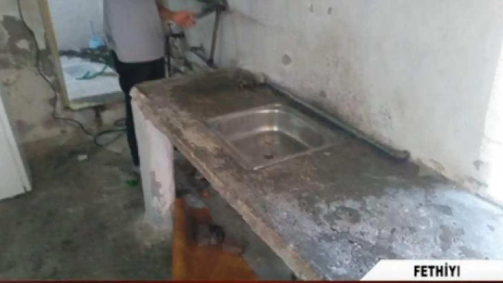 MESLEK LİSESİ ÖĞRENCİLERDEN ÖRNEK DAVRANIŞI