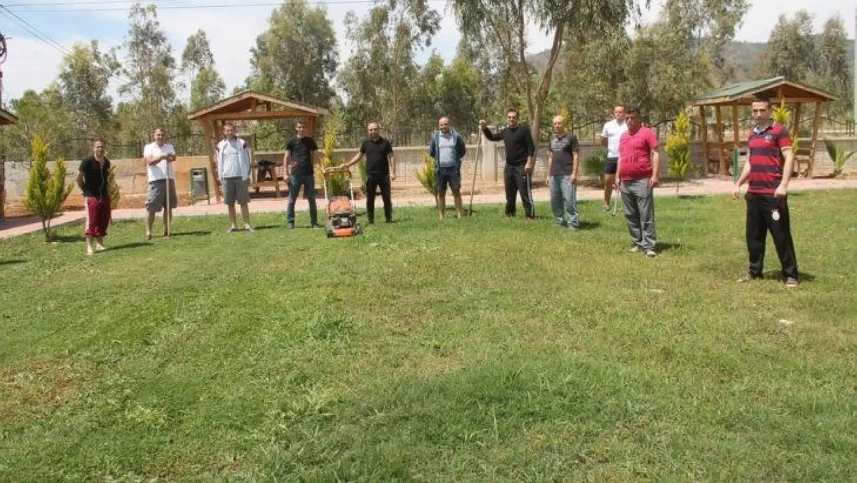 İzolasyondaki Memurlardan Örnek Davranış