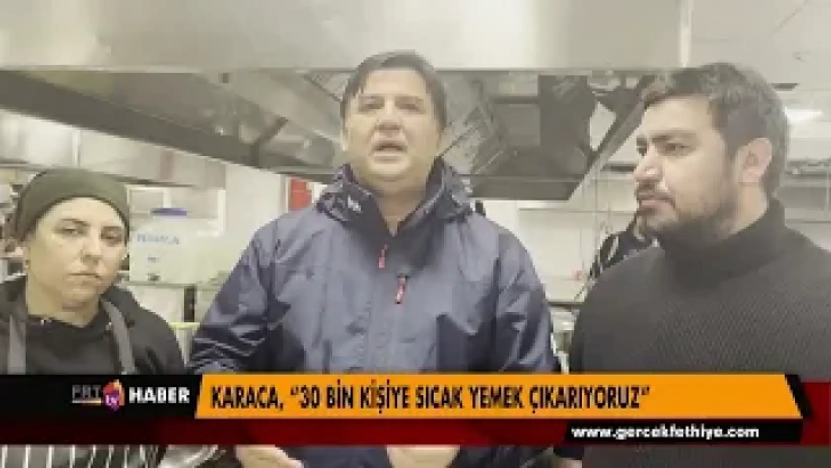 KARACA DEPREM BÖLGESİNDE!KARACA, '30 BİN KİŞİYE SICAK YEMEK ÇIKARIYORUZ'