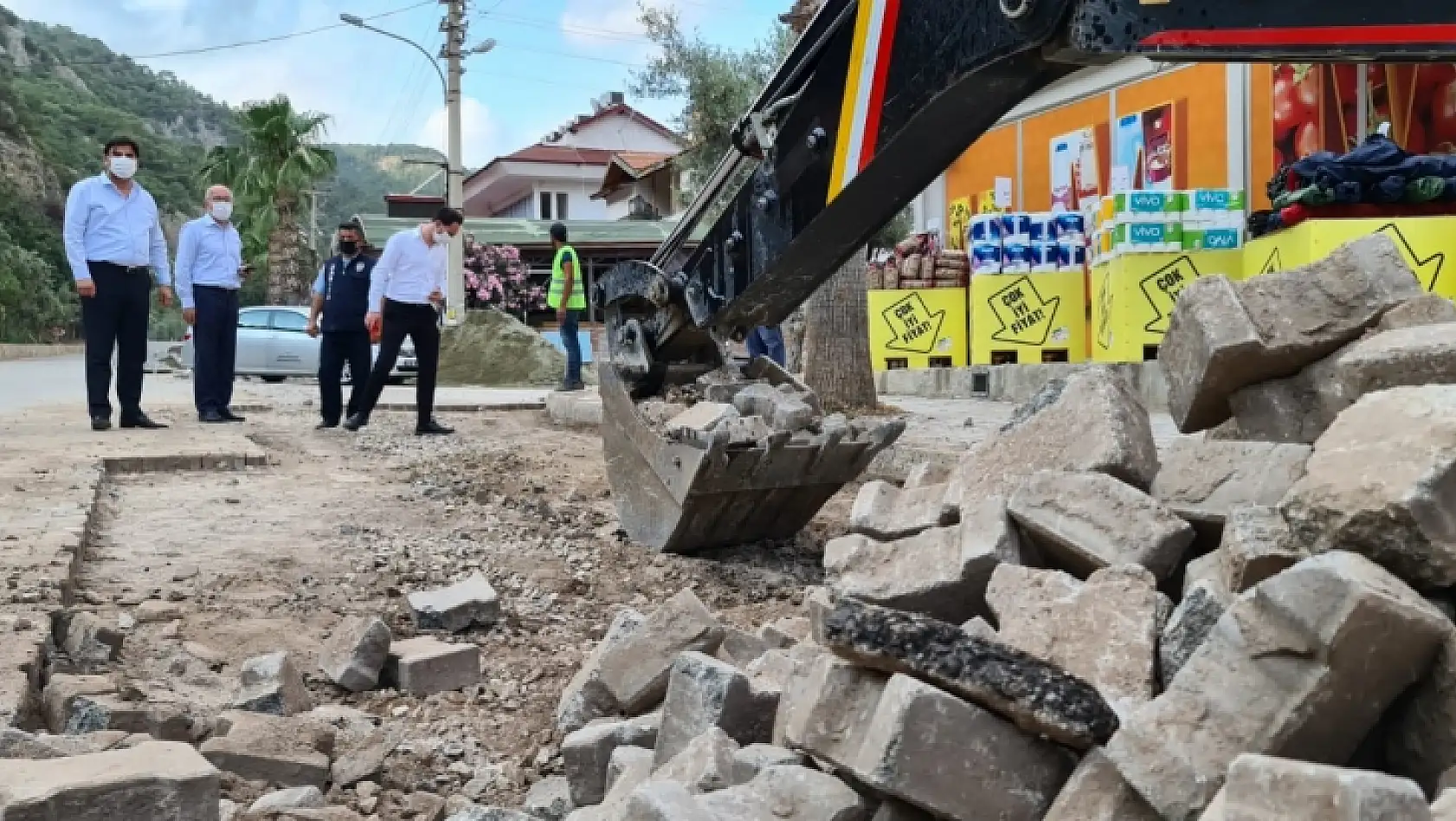 Karaca, Ölüdeniz'deki yatırımları inceledi