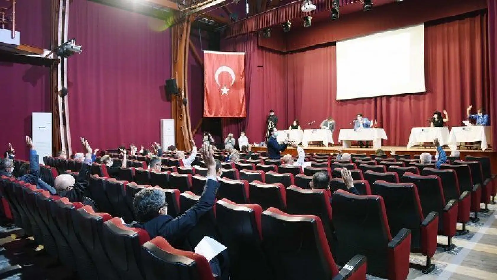 Karaca'ya Oy Çokluğuyla Borçlanma Yetkisi Verildi