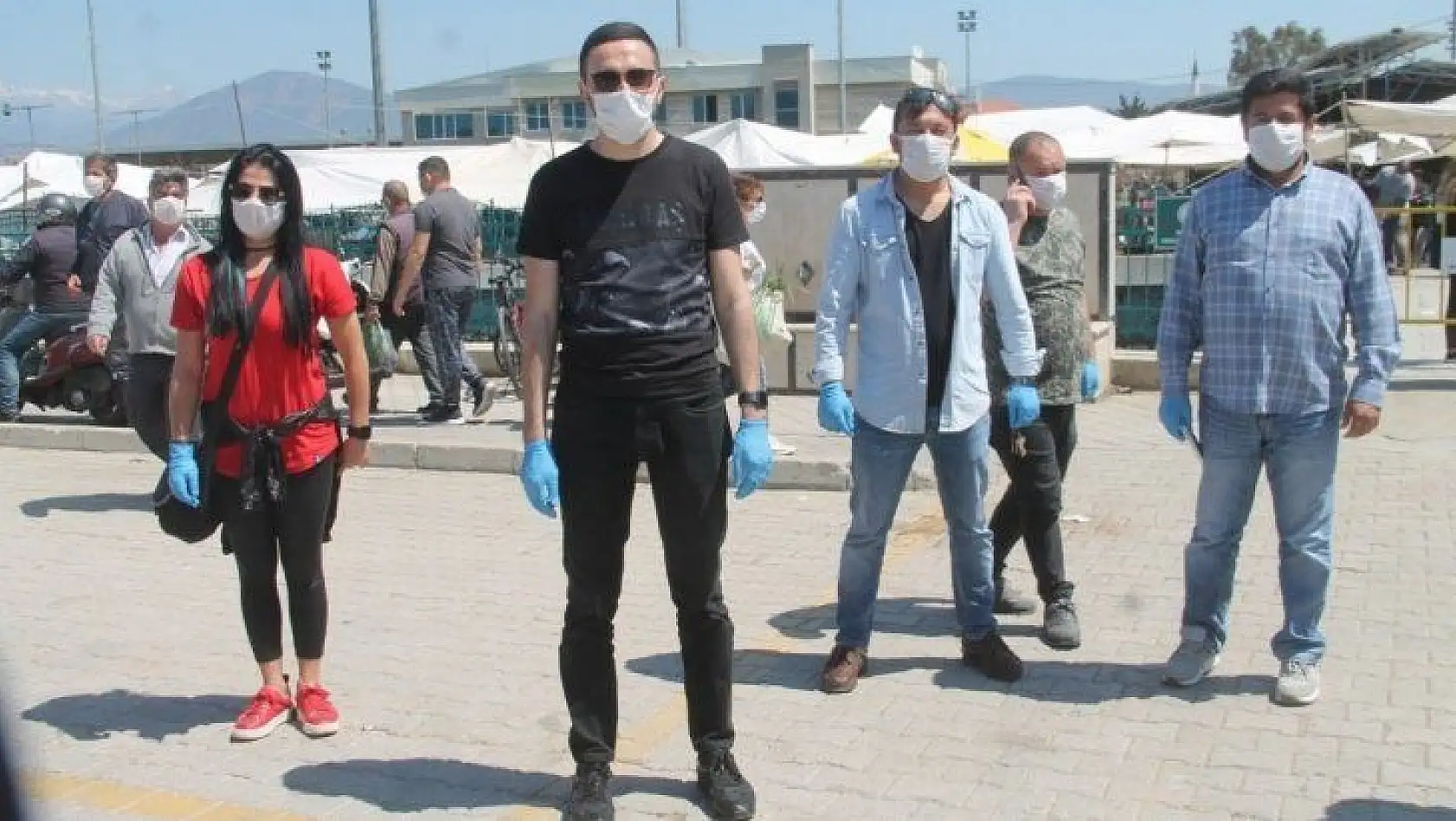 Karakartallar 300 Maske Dağıttı