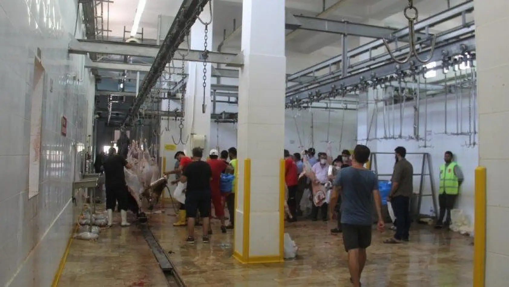 Kurban kesim yerlerinde yoğunluk yaşandı