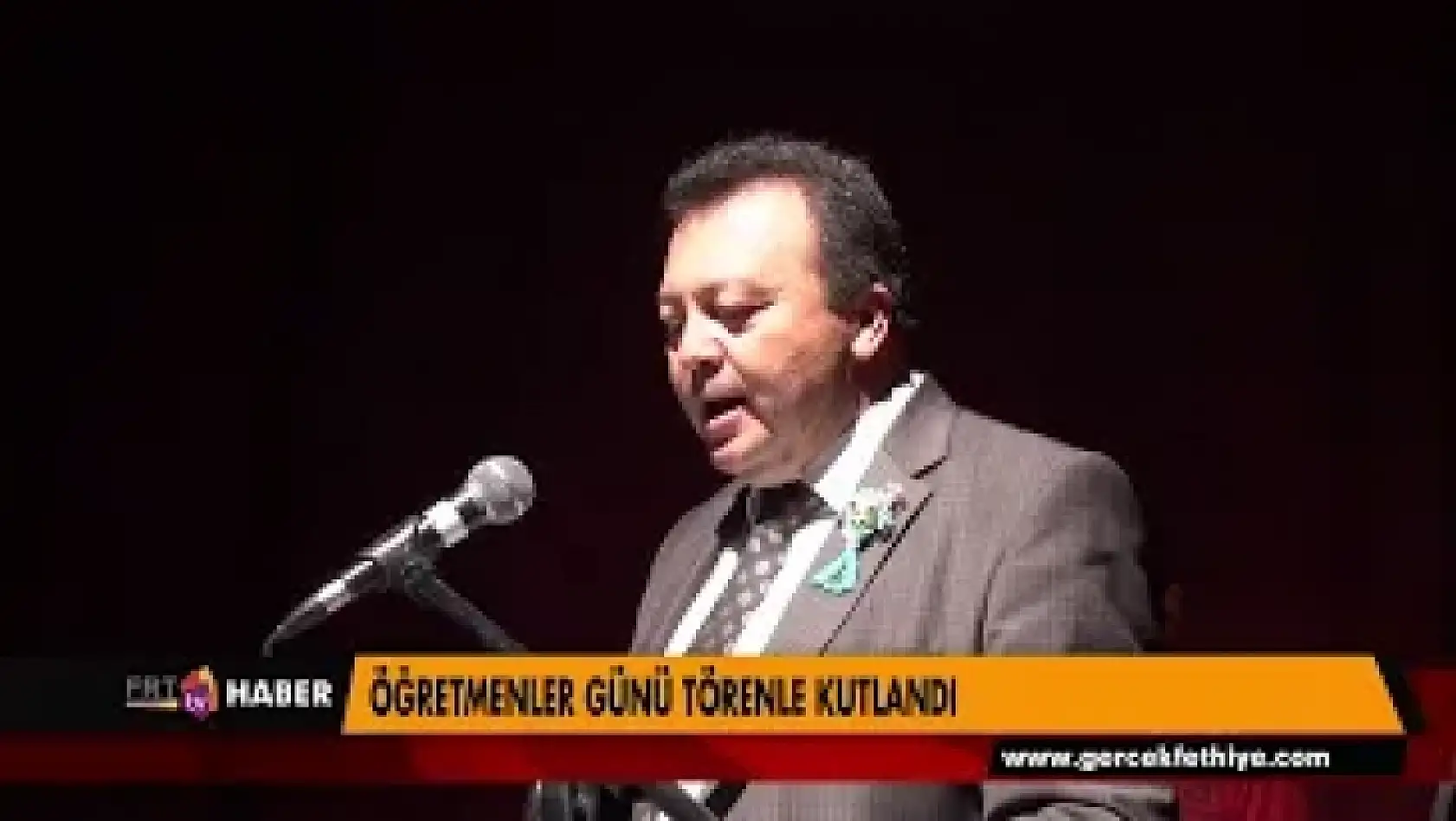 ÖĞRETMENLER GÜNÜ TÖRENLE KUTLANDI