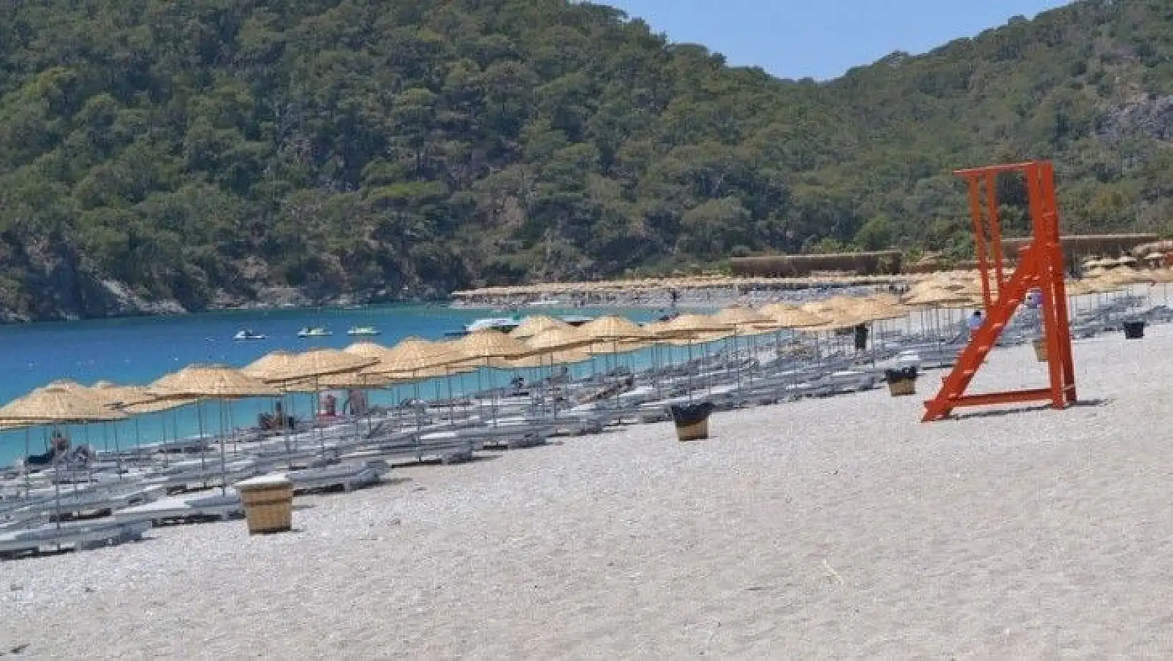 Ölüdeniz Kumburnu Plajı baştan aşağıya yenilendi