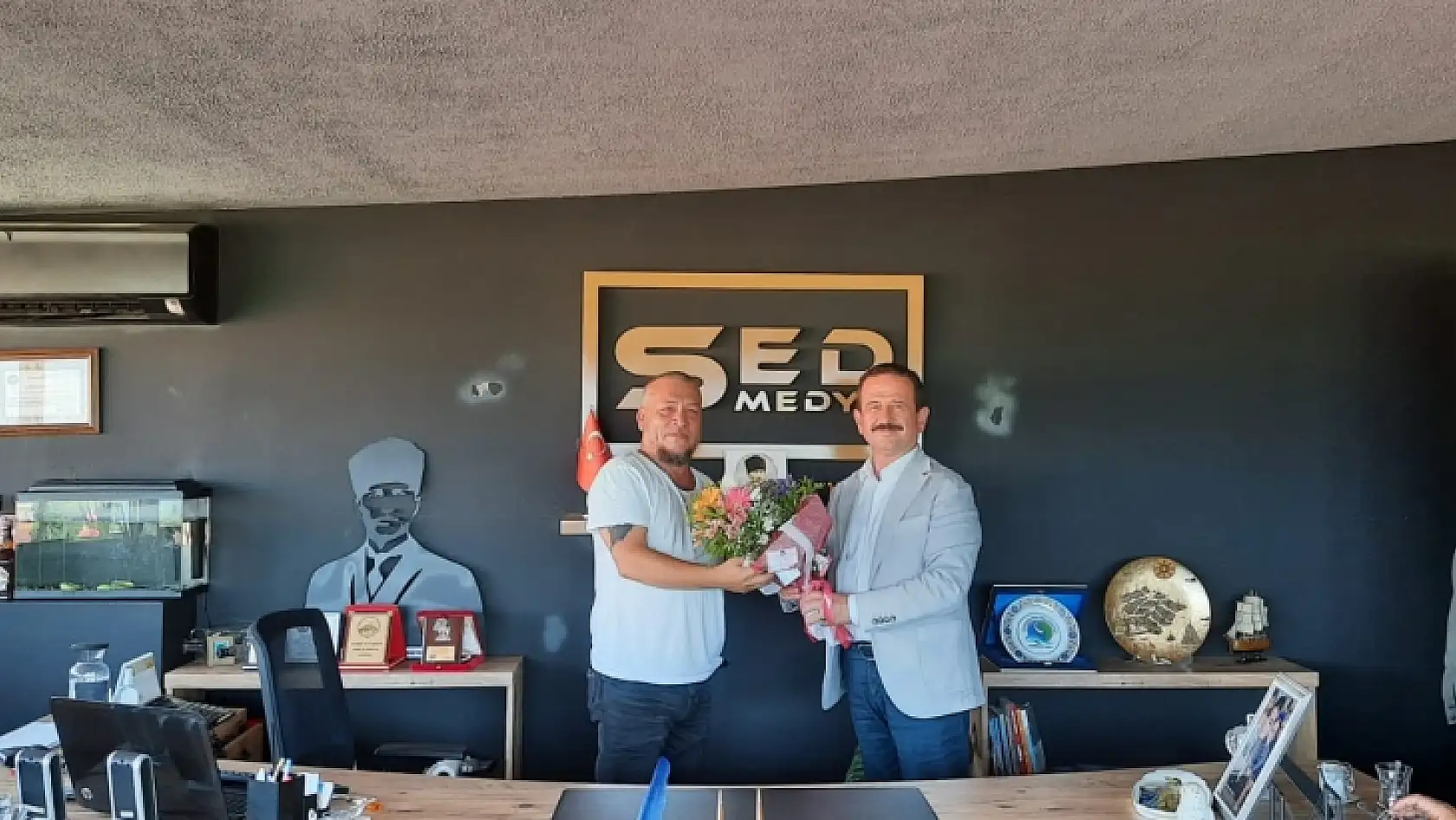 ÖZTÜRK, 'GAZETECİLER TOPLUMUN GÖZÜ KULAĞIDIR'