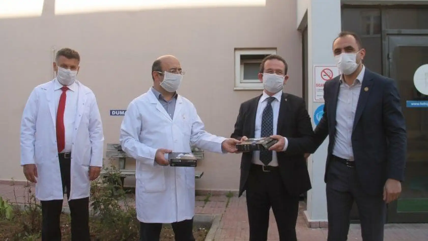 Öztürk'ten sağlık çalışanlarına moral