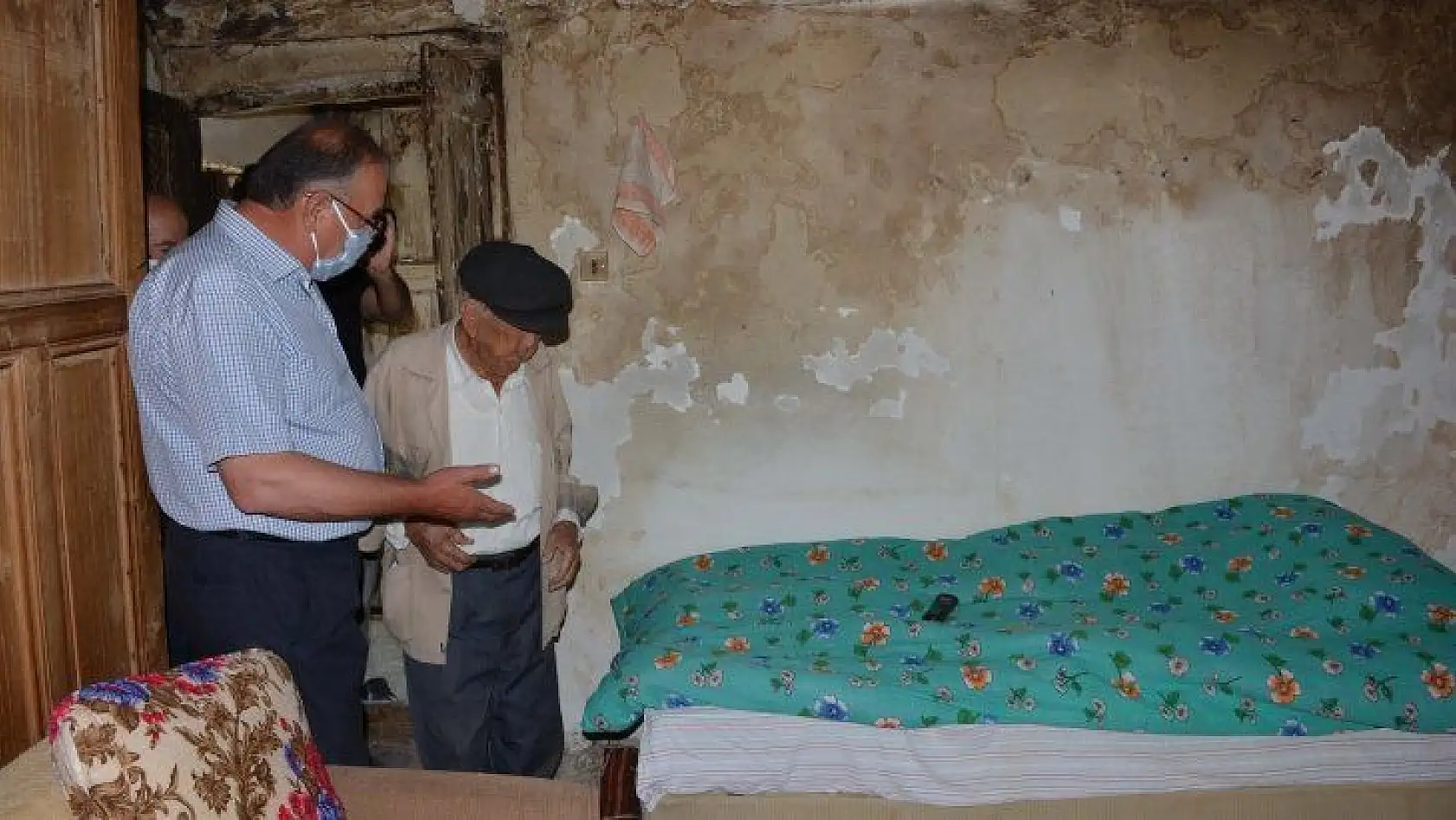 SEYDİKEMER BELEDİYESİNDEN İSMAİL DEDE'YE EŞYA YARDIMI