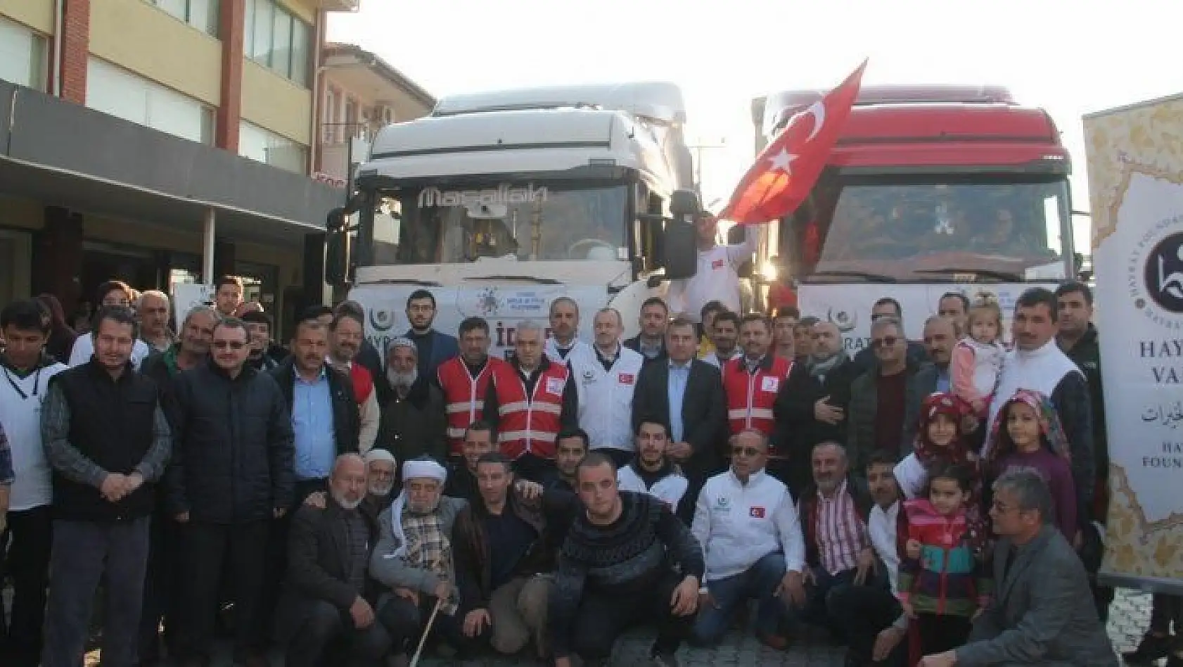 Tırlar Dualarla Yola Çıktı
