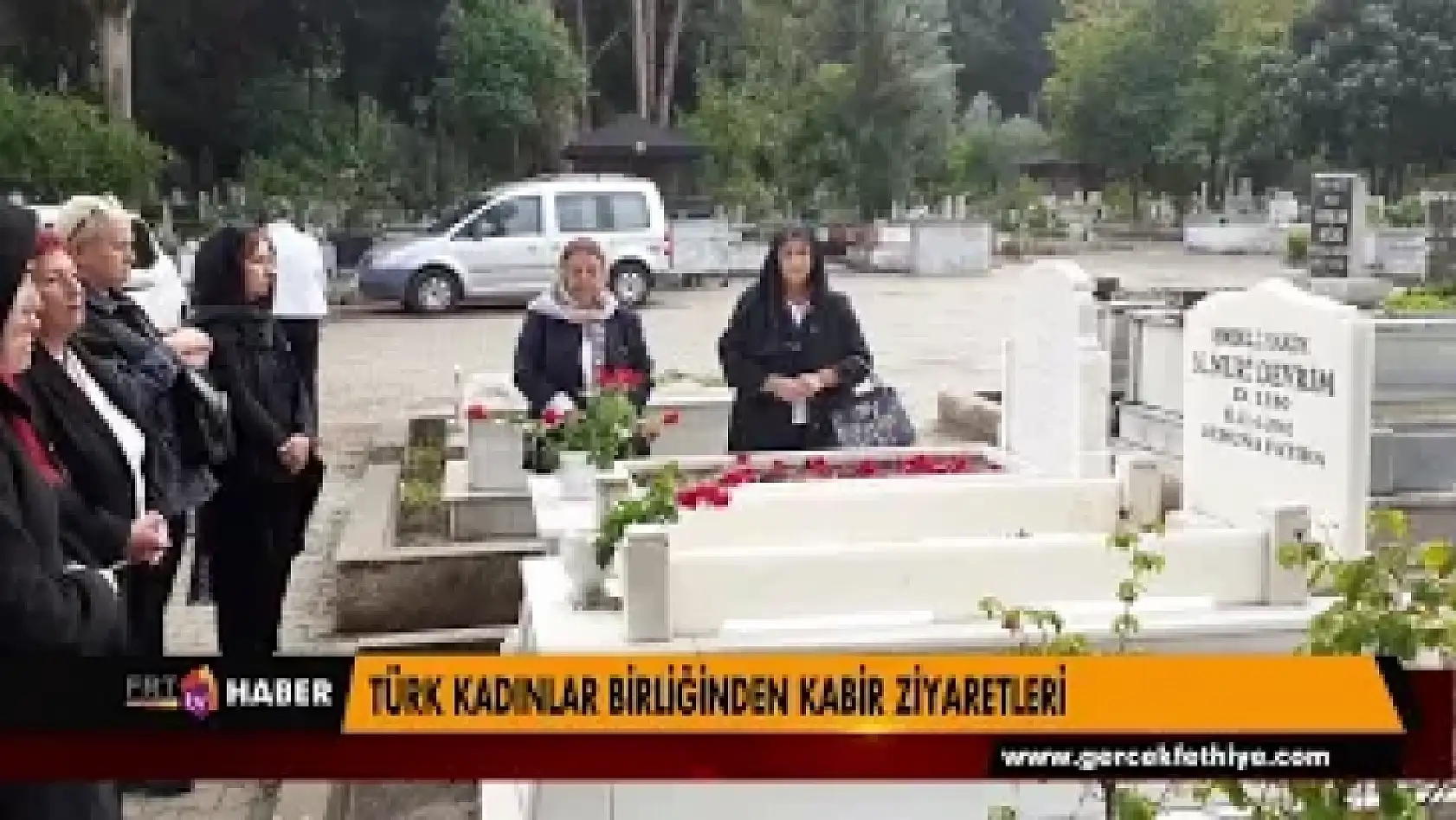 TÜRK KADINLAR BİRLİĞİNDEN KABİR ZİYARETLERİ