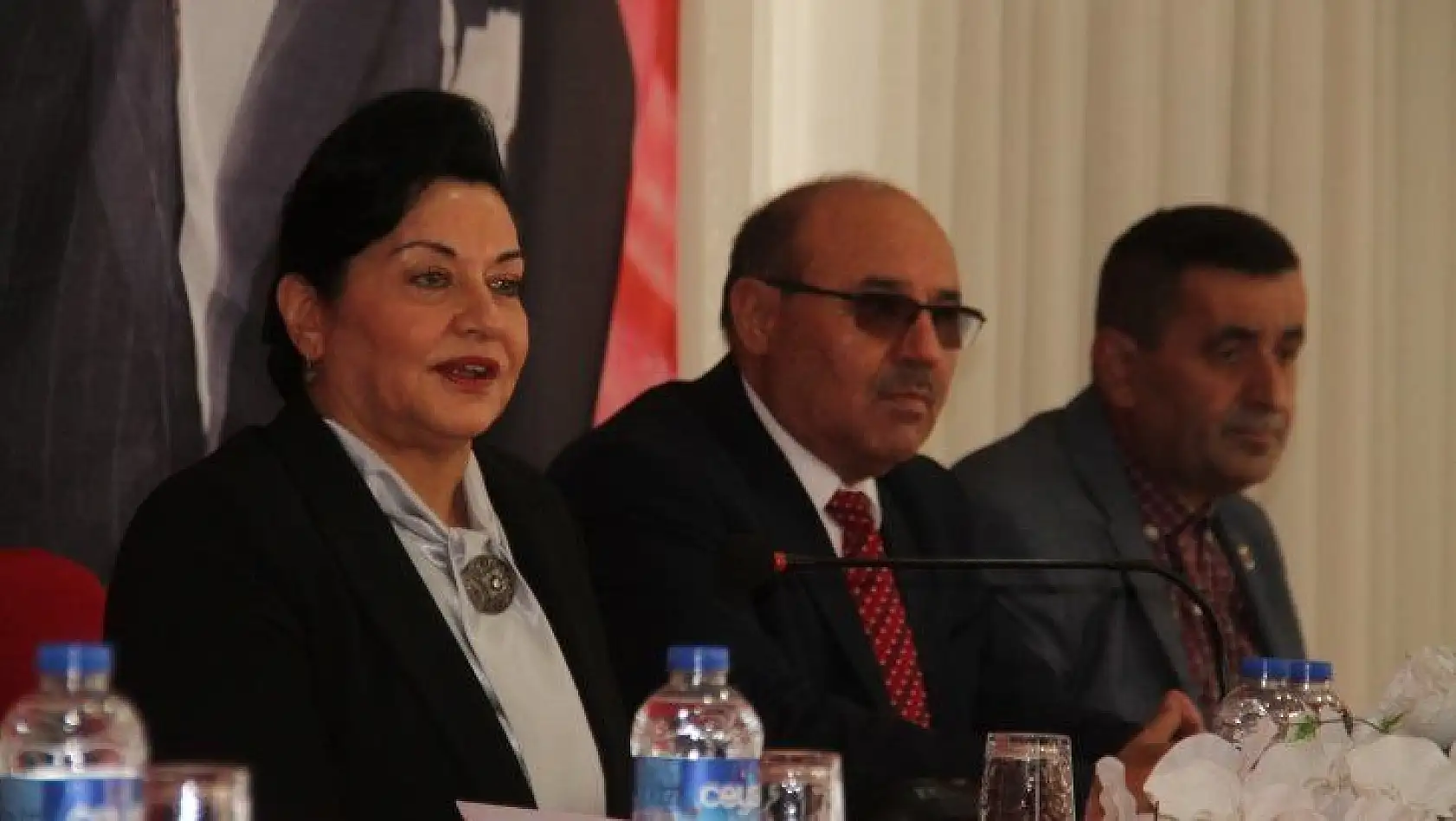 Vali Civelek, Muhtarların Sorunlarını Dinledi