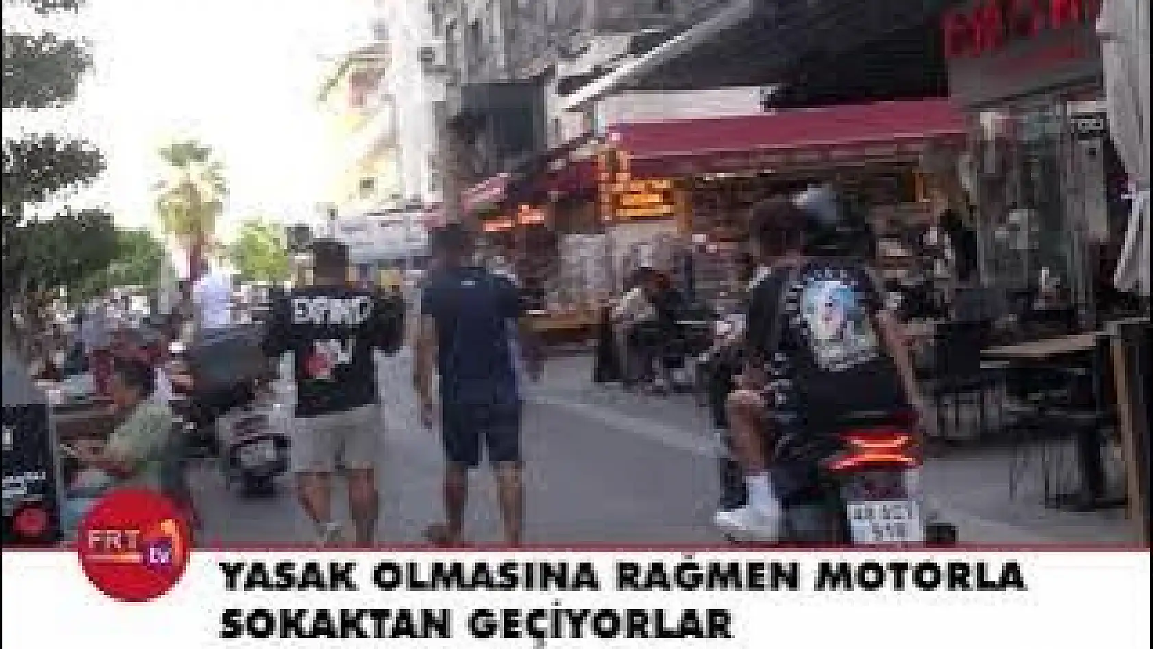 Yasak Olmasına Rağmen Motorla Sokaktan Geçiyorlar