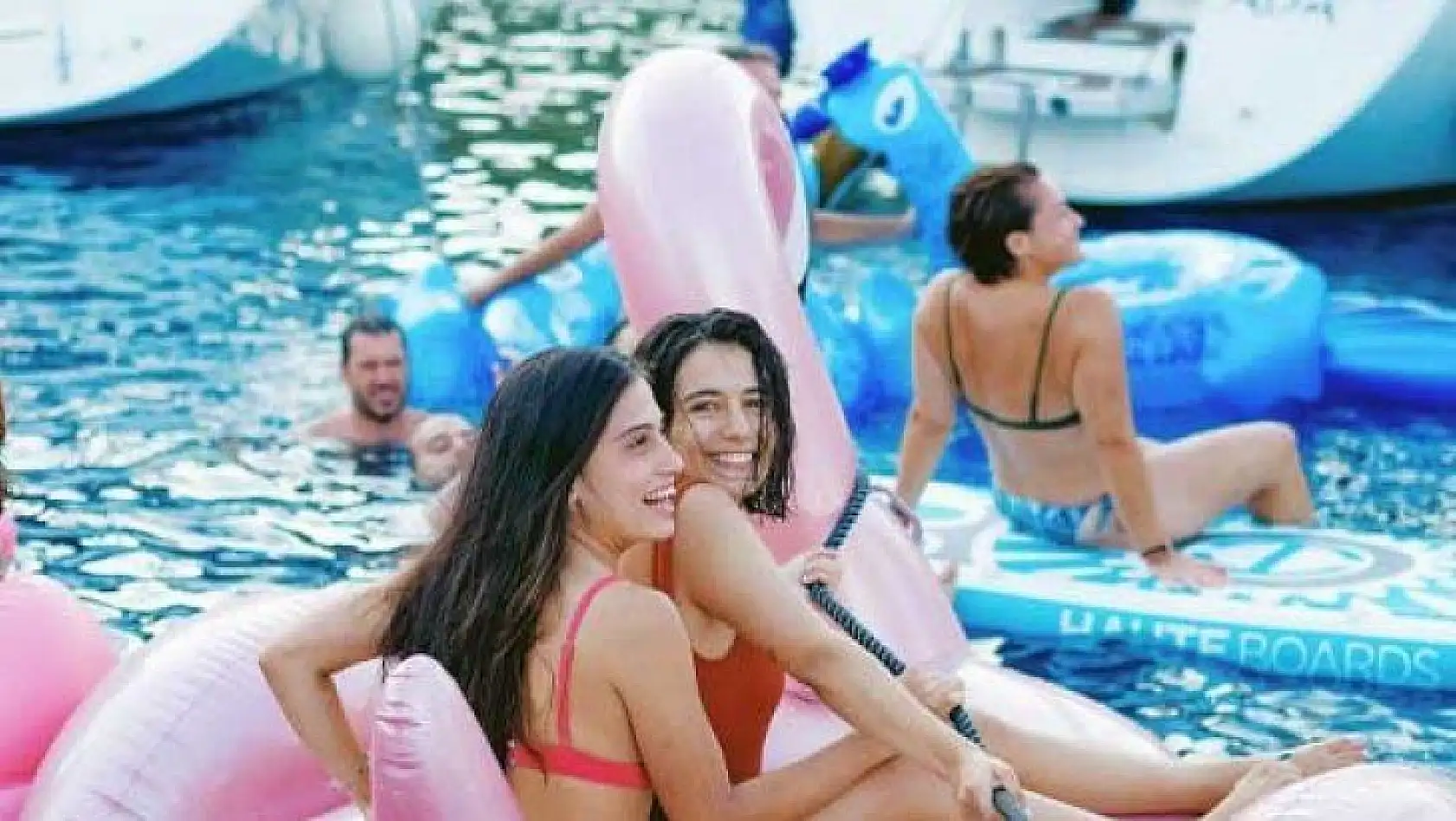 YELKENLİYLE TATİLE DOYAMADILAR