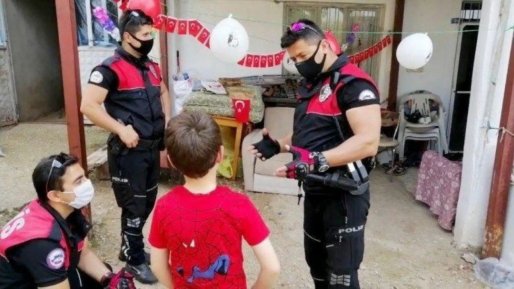 Yunus Ekiplerinde Duygulandıran Davranış