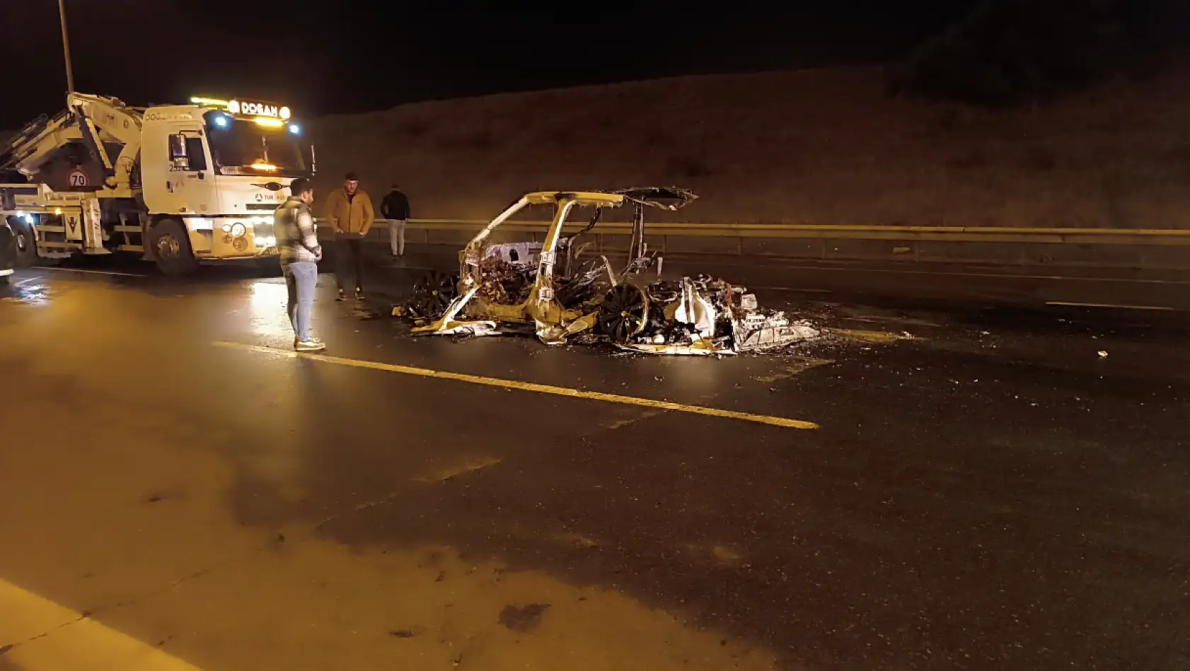 TAG Otoyolu'nda zincirleme kaza: 1 ölü, 19 yaralı