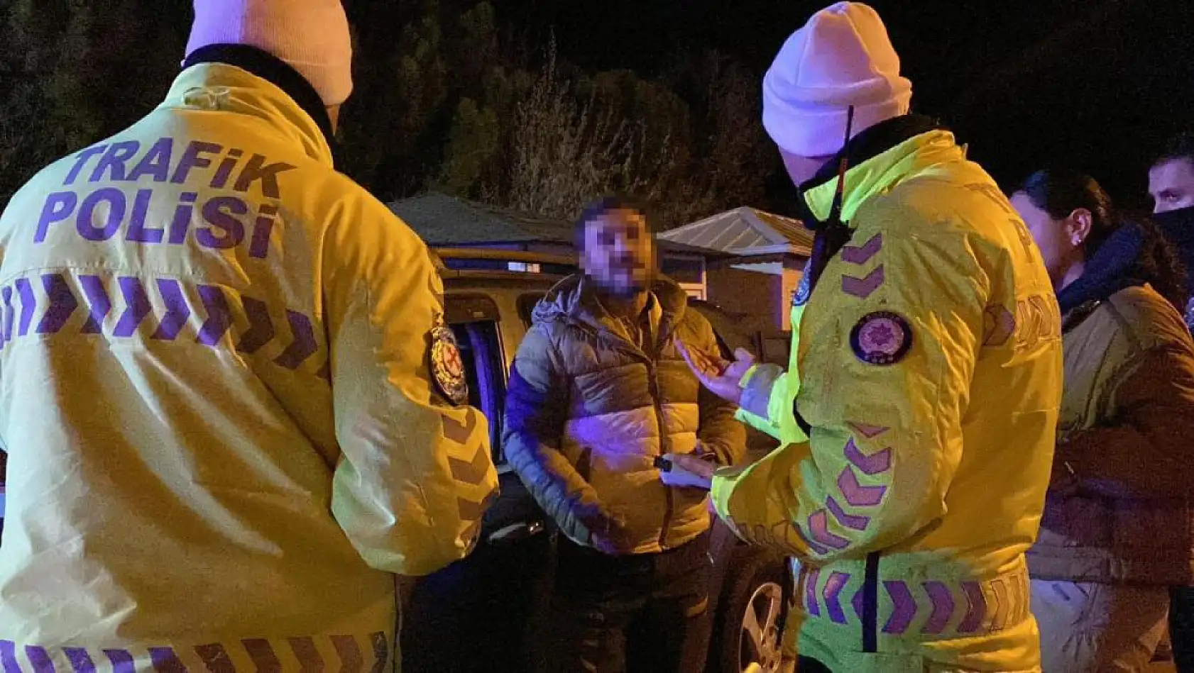 Süresi Dolan Ehliyetle Yakalanan Sürücüye Para Cezası