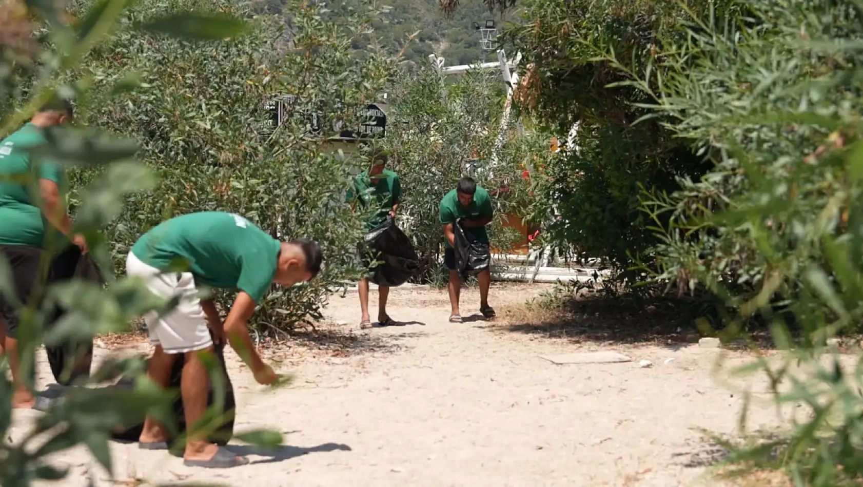 Fethiye Ölüdeniz Kumburnu Plajı'ndan Dünya Çevre Günü'ne anlamlı destek