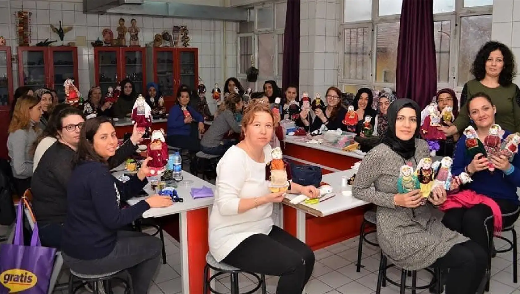 Milas'ta ek gelir sağlamak amacıyla 'Dolgu Bez Bebek' kursu