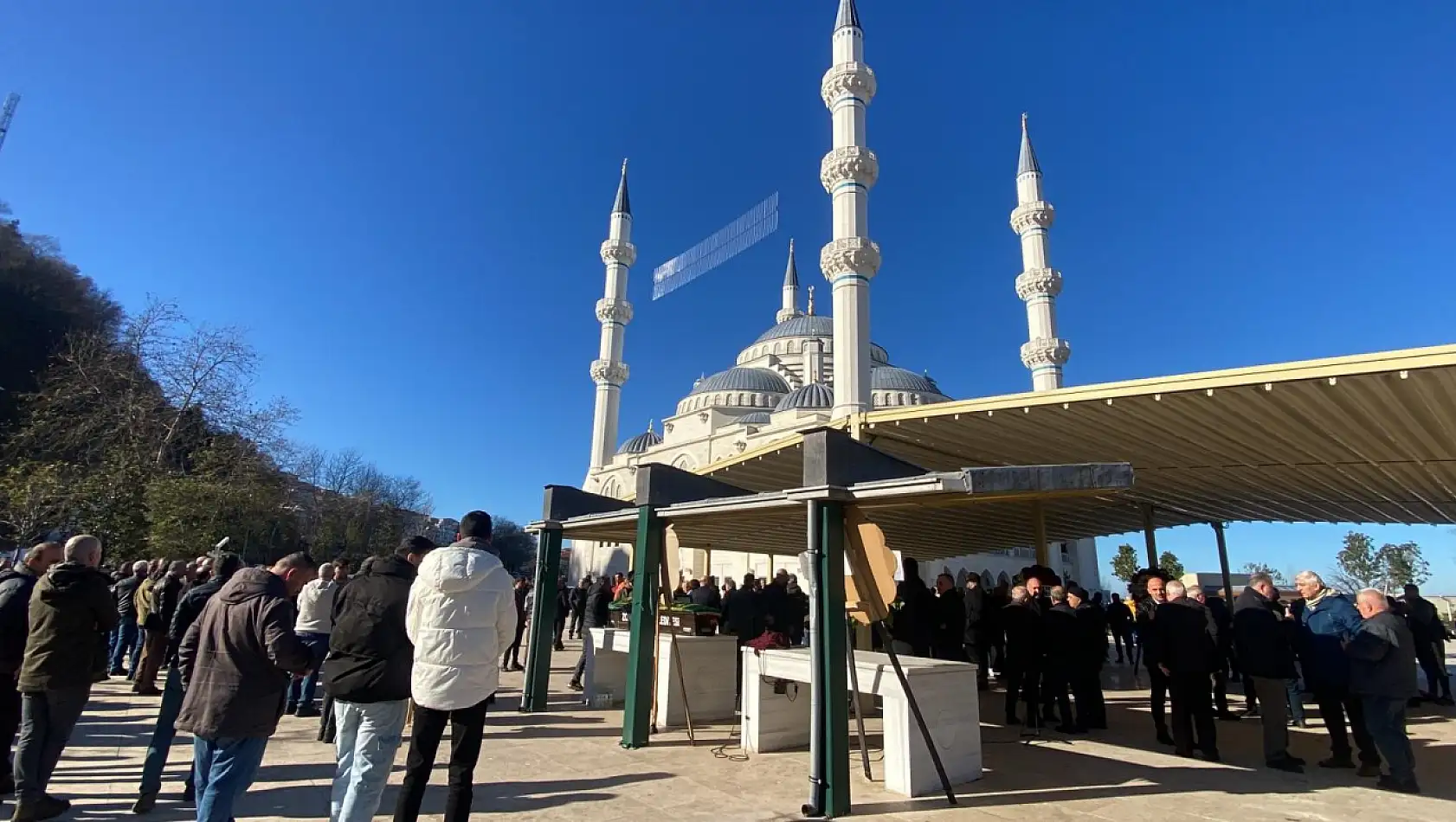 35 günlük yaşam savaşını kaybeden infaz koruma memuru toprağa verildi