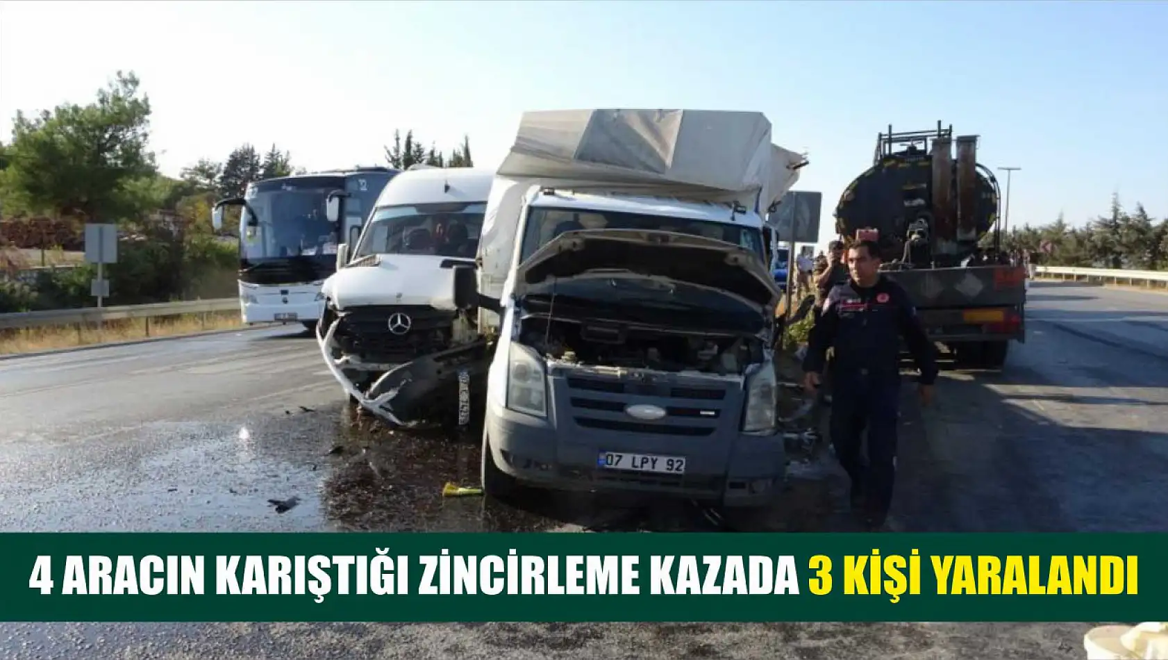 4 aracın karıştığı zincirleme kazada 3 kişi yaralandı