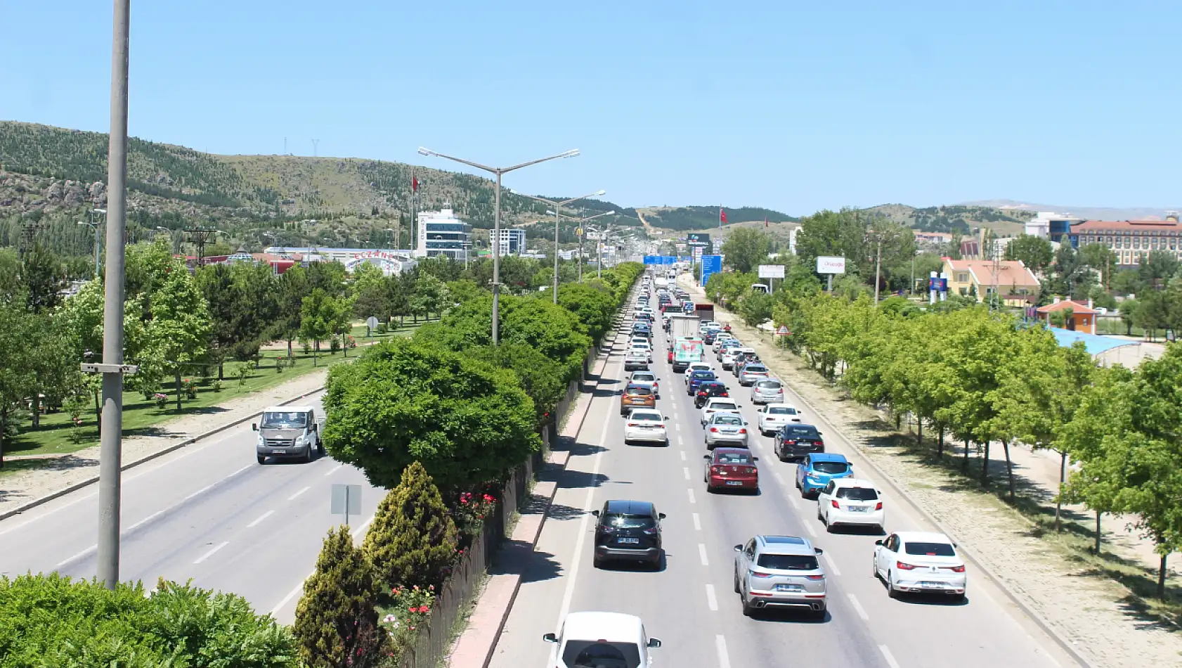 9 günlük tatilde 1 milyon 300 bine yakın araç geçiş yaptı