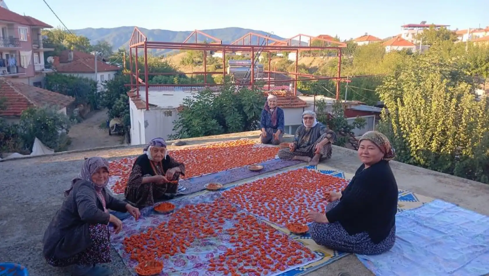 90 yaşındaki üç kadından uzun ömrün sırrı