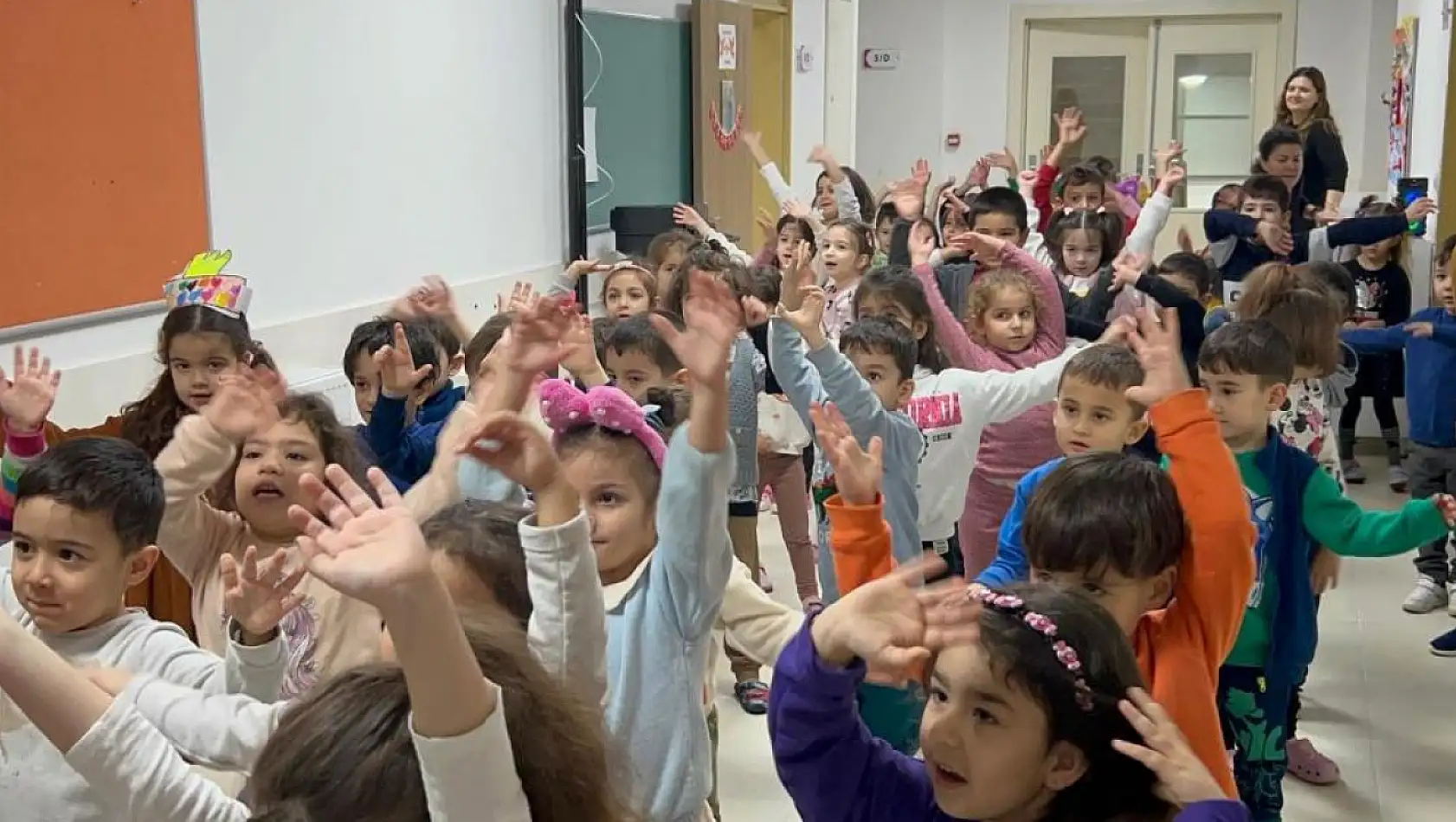 Anaokulu öğrencilerine iş sağlığı güvenliği sunumu verildi