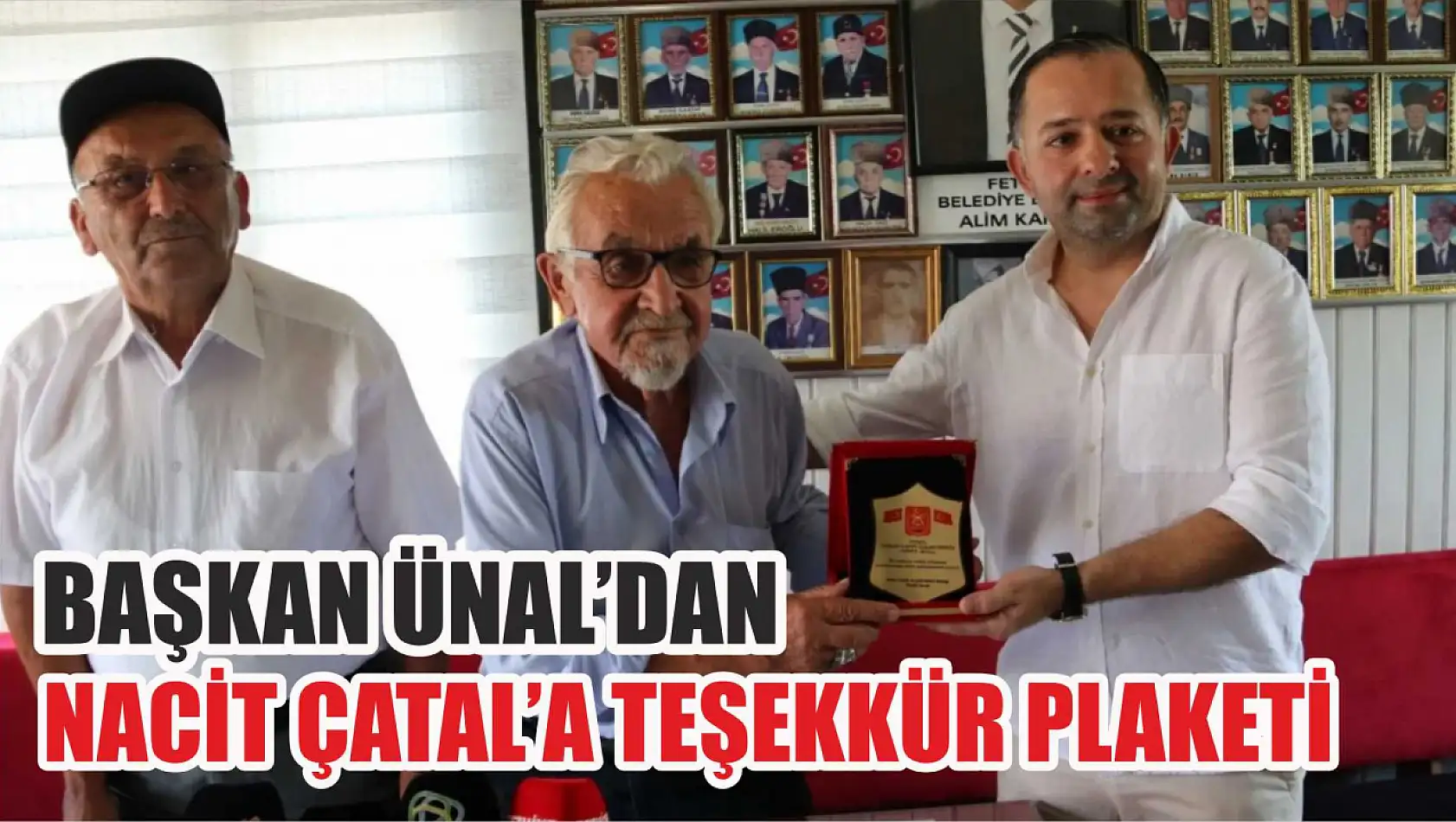 Başkan Ünal'dan Nacit Çatal'a Teşekkür Plaketi