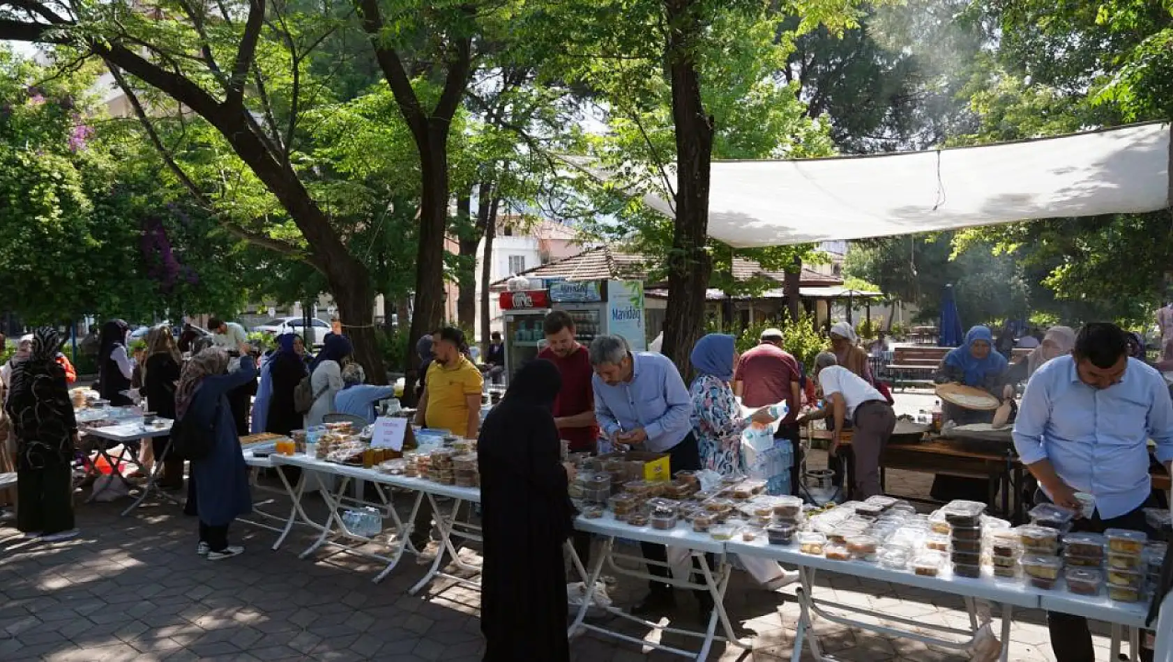 Başkan Uzundemir Müftülük hayır panayırına katıldı