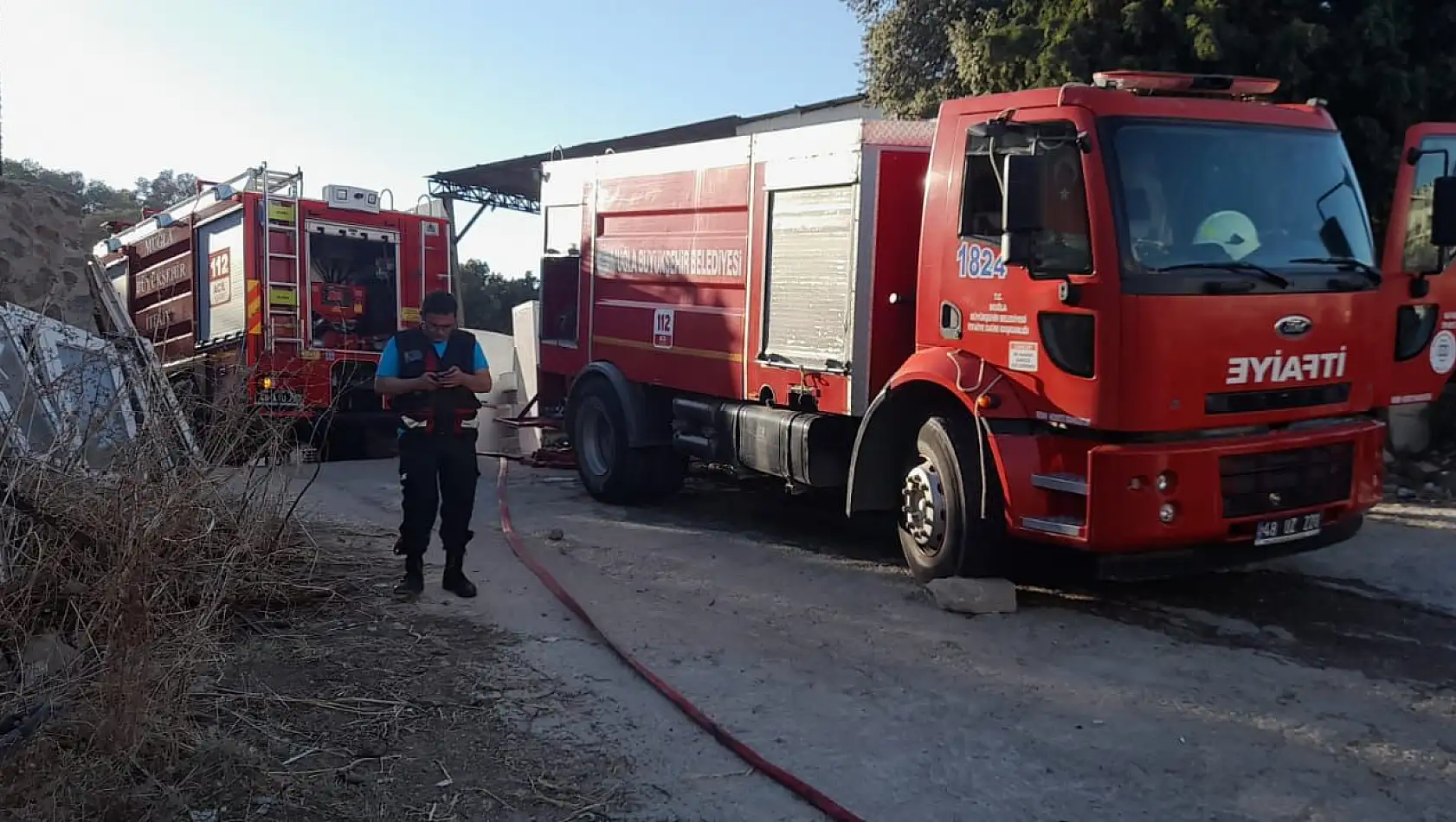 Belediye Ekipleri Yangınlara Müdahalede Destek Oldu