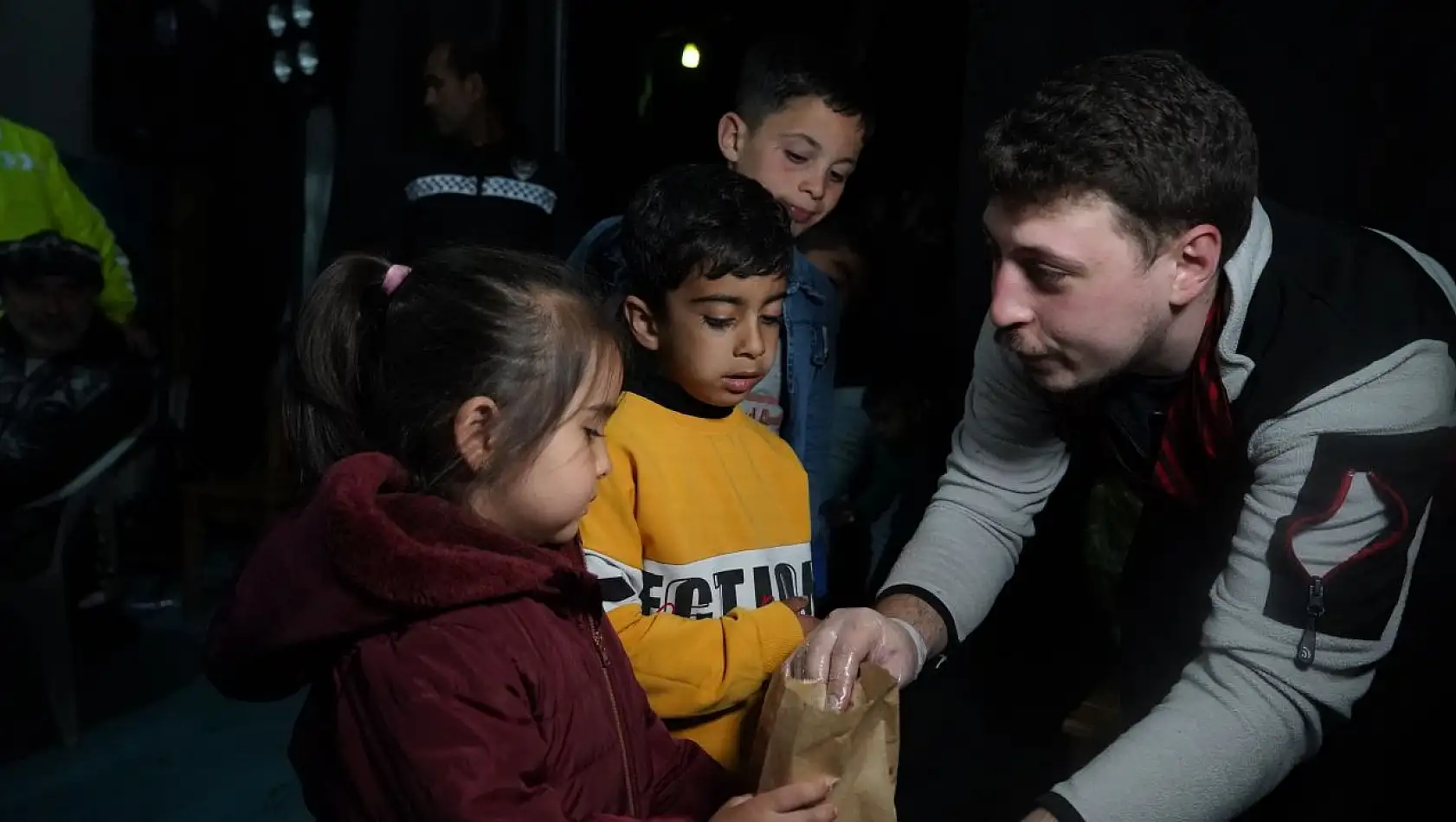 Depremzede çocuklar 'Şeker Çocuk Ramazan Günleri' etkinliğiyle sosyal hayata yeniden adapte oluyor