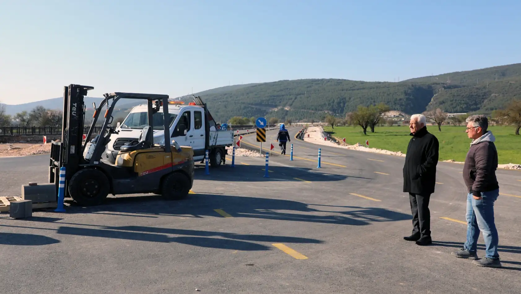 Devam eden yol çalışması tamamlanarak trafiğe açıldı