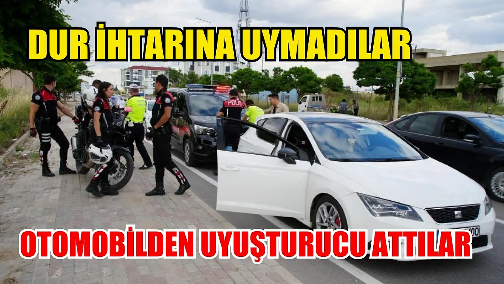 Dur ihtarına uymadılar: Otomobilden uyuşturucu attılar